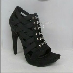 NWOT Jessica Simpson Satino Black Platform Heel - SIZE 6